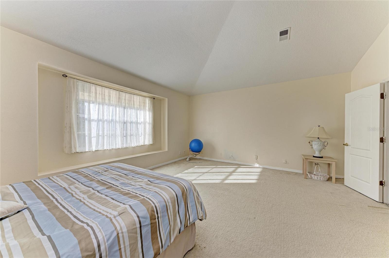 Listing photo id 35 for 17823 Arbor Creek Drive