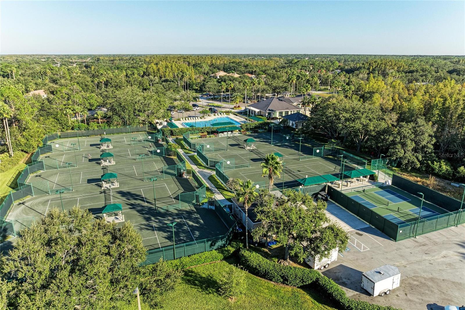 Listing photo id 52 for 17823 Arbor Creek Drive