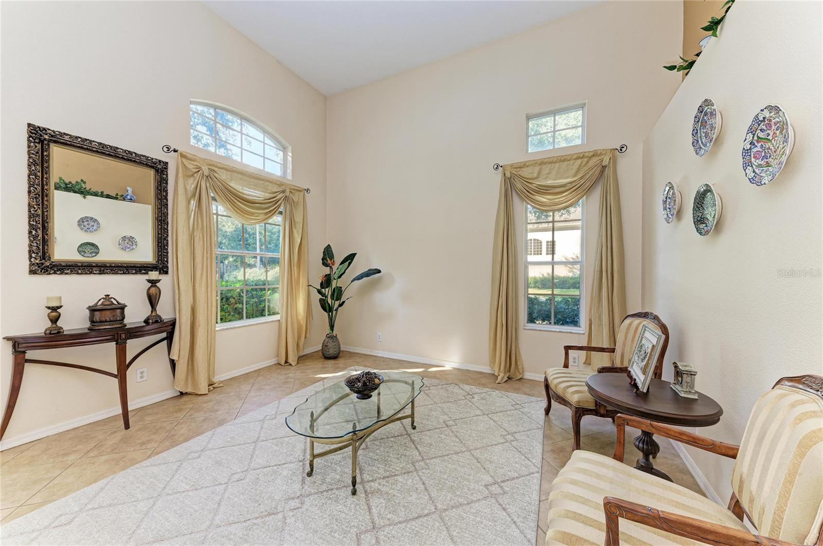 Listing photo id 4 for 17823 Arbor Creek Drive