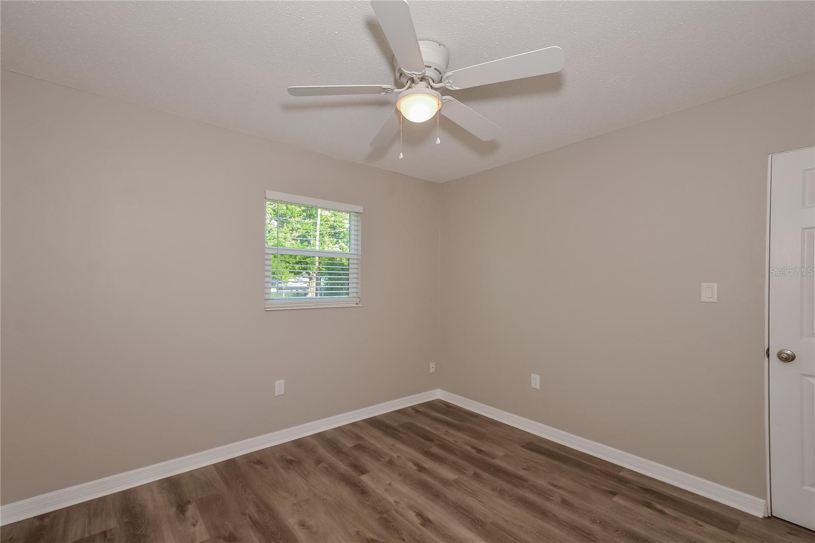 Image 11 of 16 For 1222 24th Avenue W