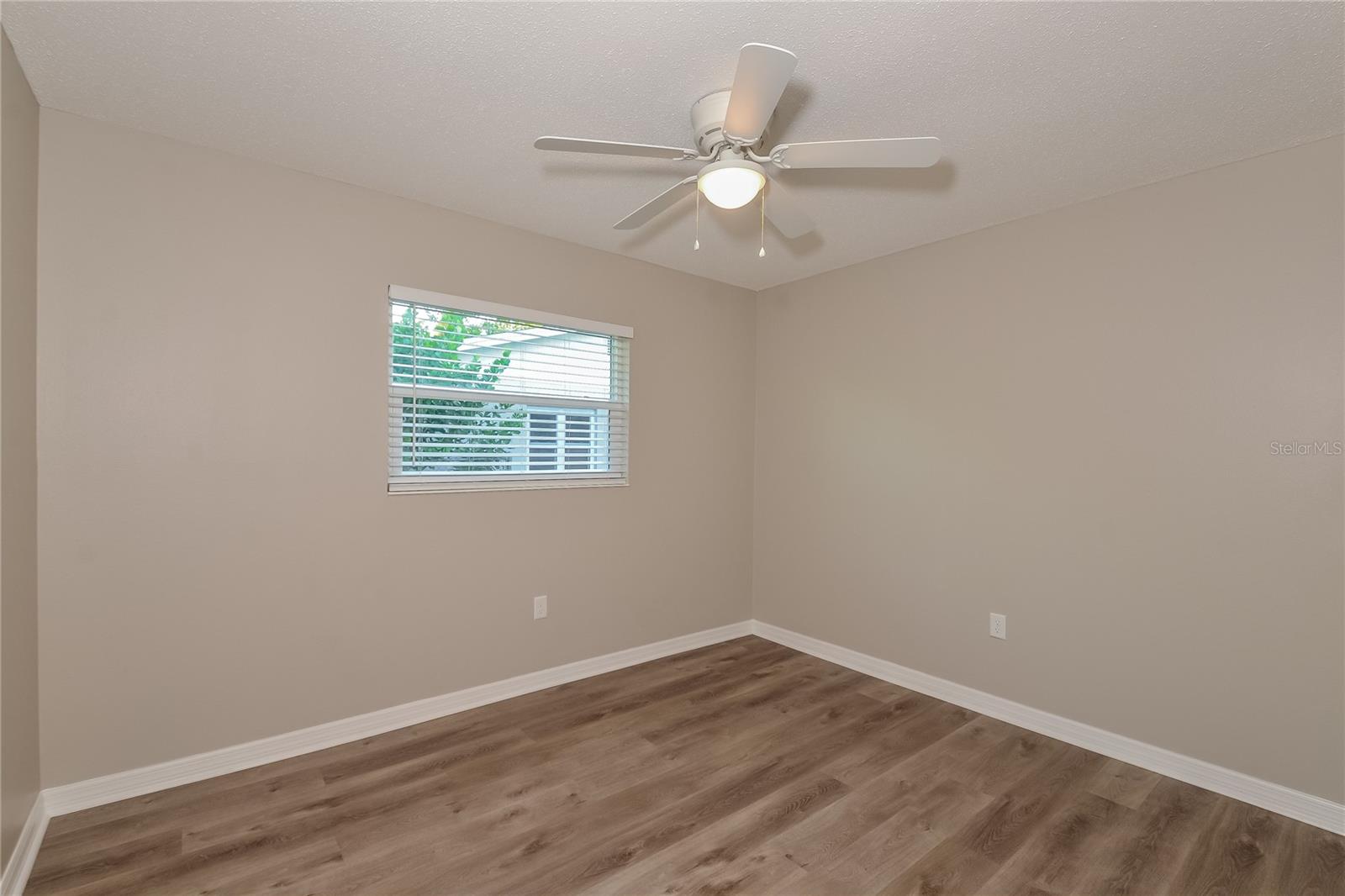 Image 12 of 16 For 1222 24th Avenue W