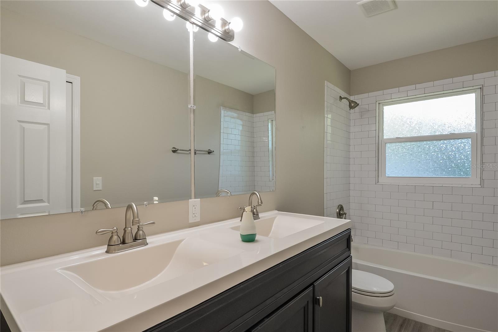 Image 13 of 16 For 1222 24th Avenue W