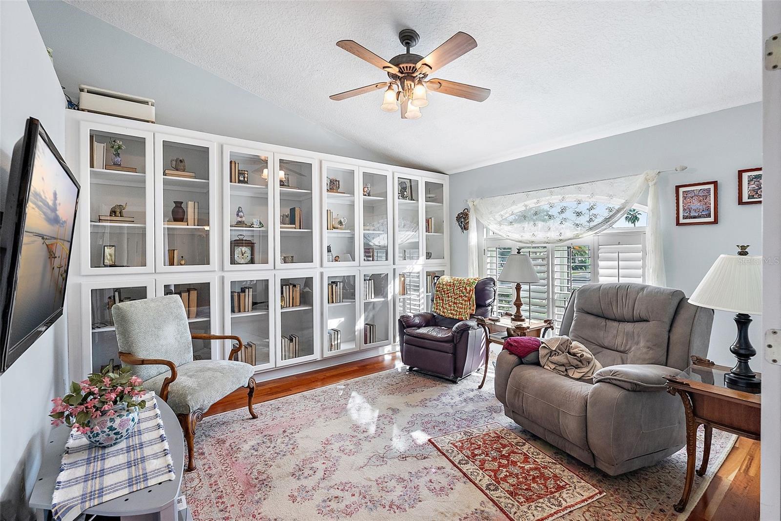 Image 7 of 37 For 605 4th Street W