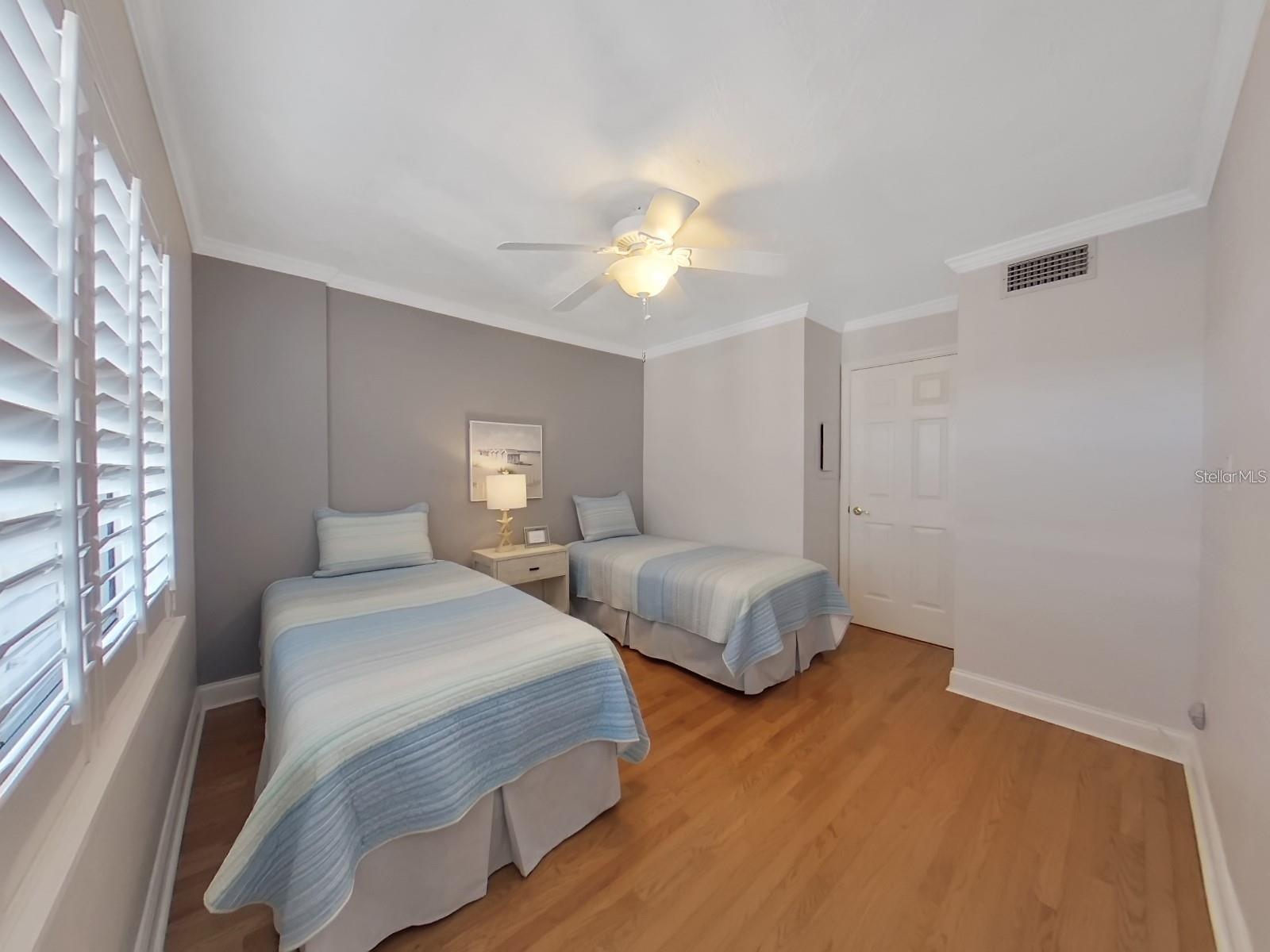 Image 21 of 26 For 3400 Cove Cay Drive 7c