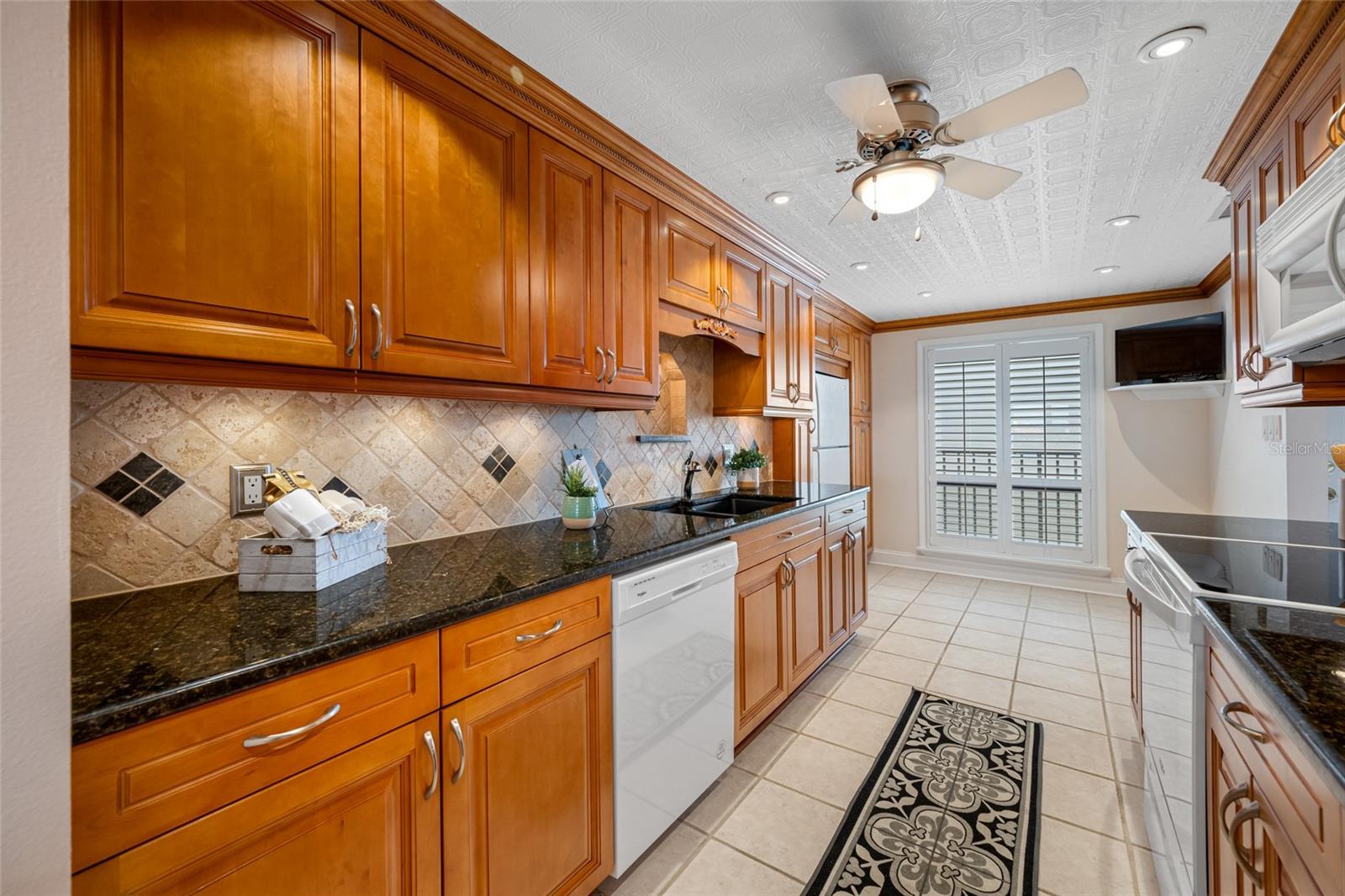 Image 5 of 26 For 3400 Cove Cay Drive 7c