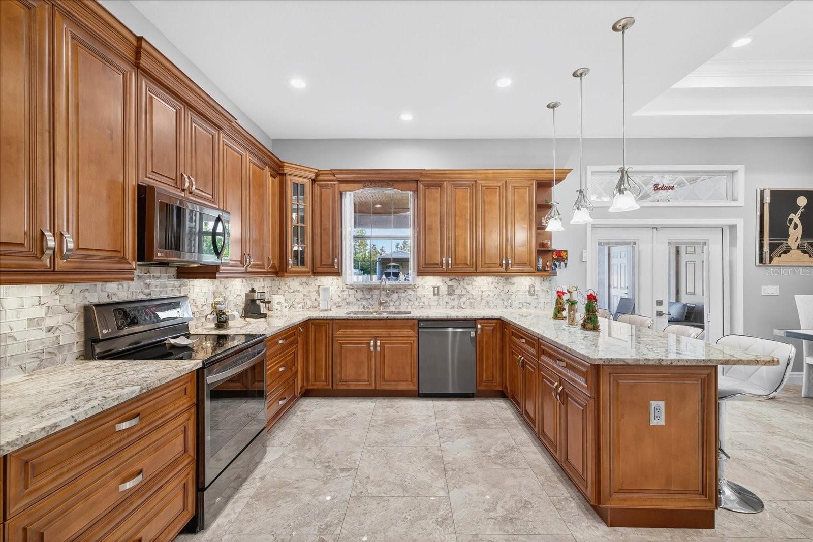 Image 21 of 84 For 3914 Sligh Avenue