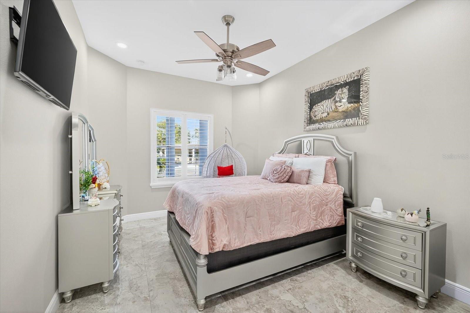 Image 39 of 84 For 3914 Sligh Avenue