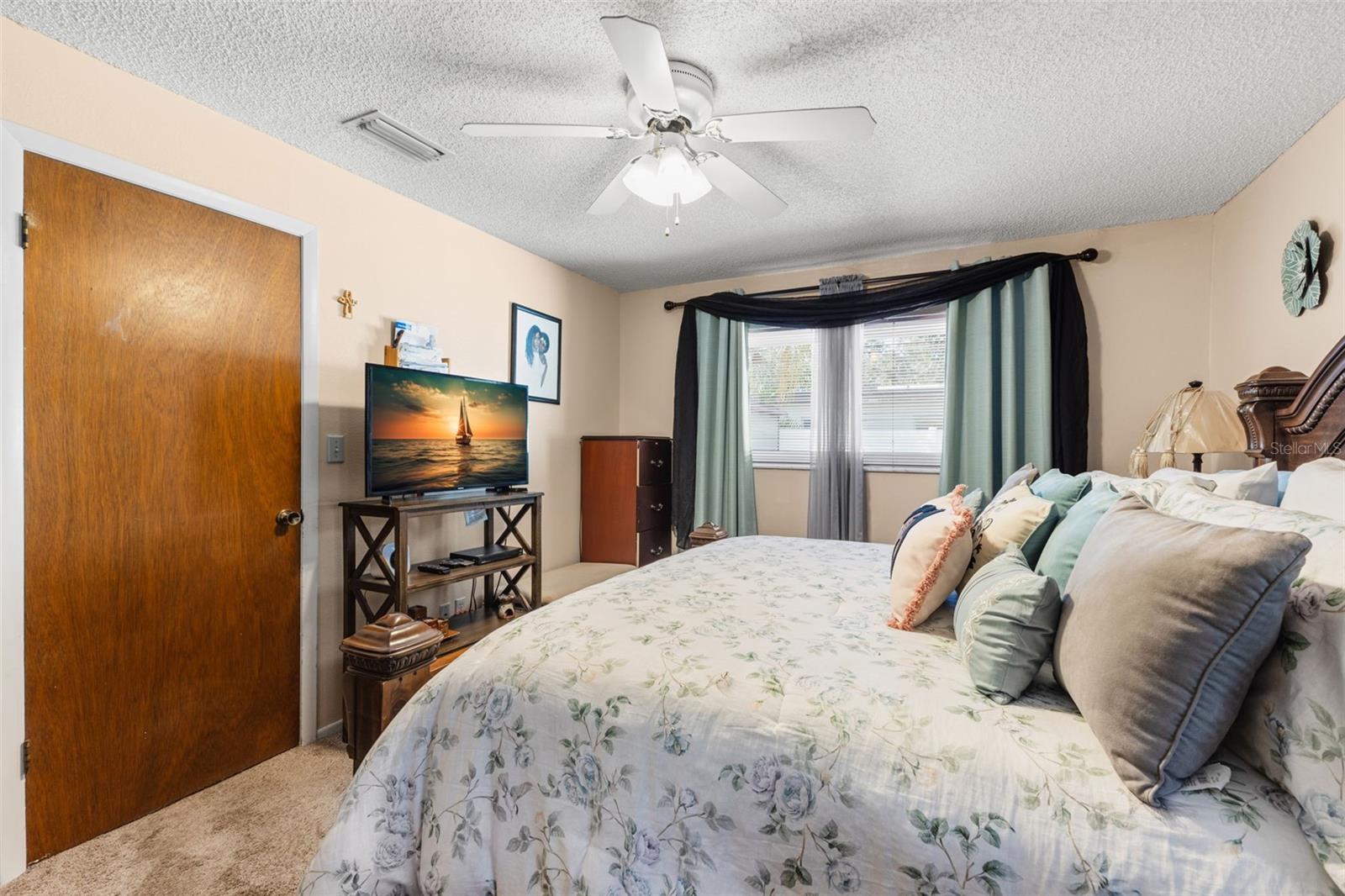 Image 19 of 26 For 1956 Barbara Avenue