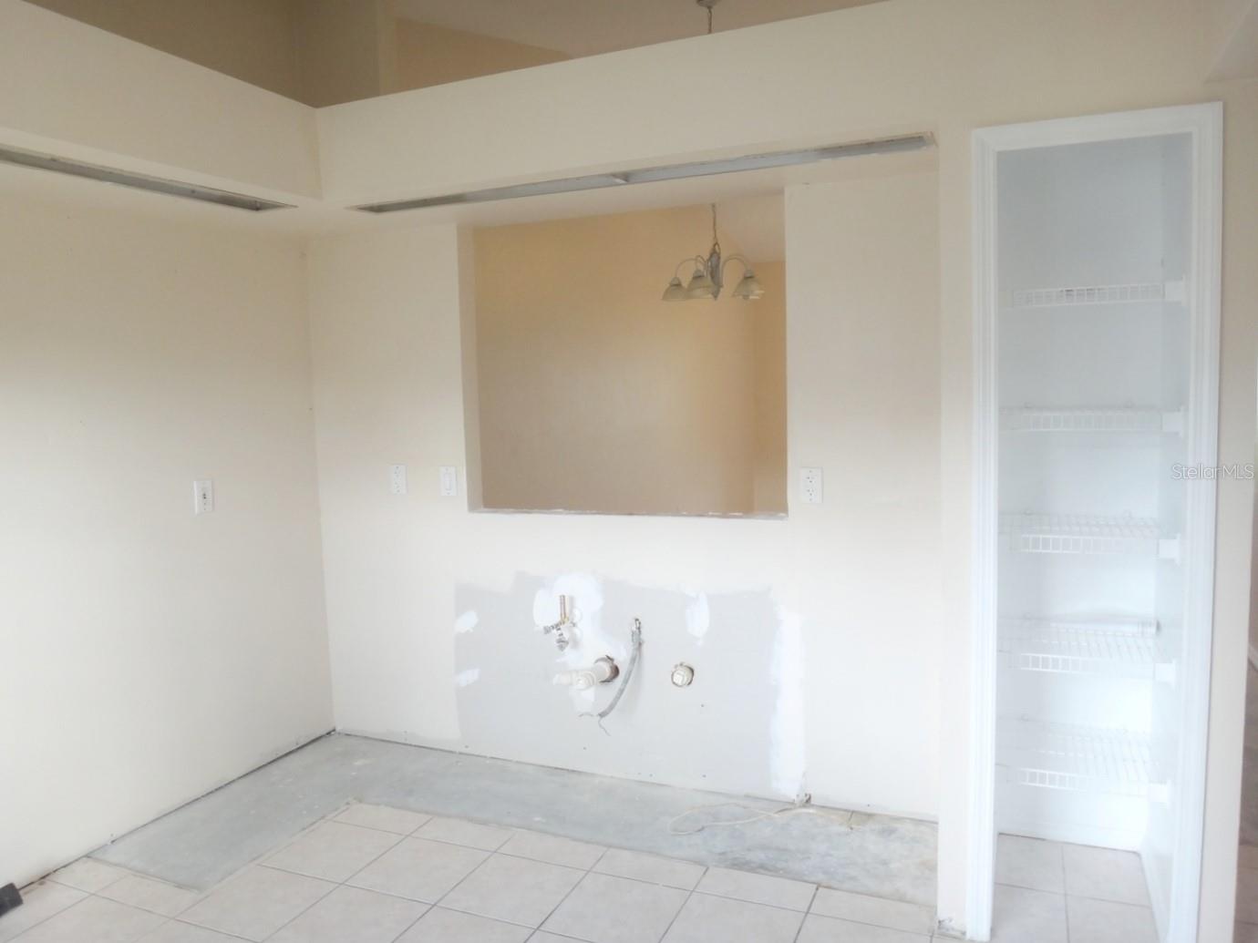 Image 11 of 35 For 14431 Island Cove Drive