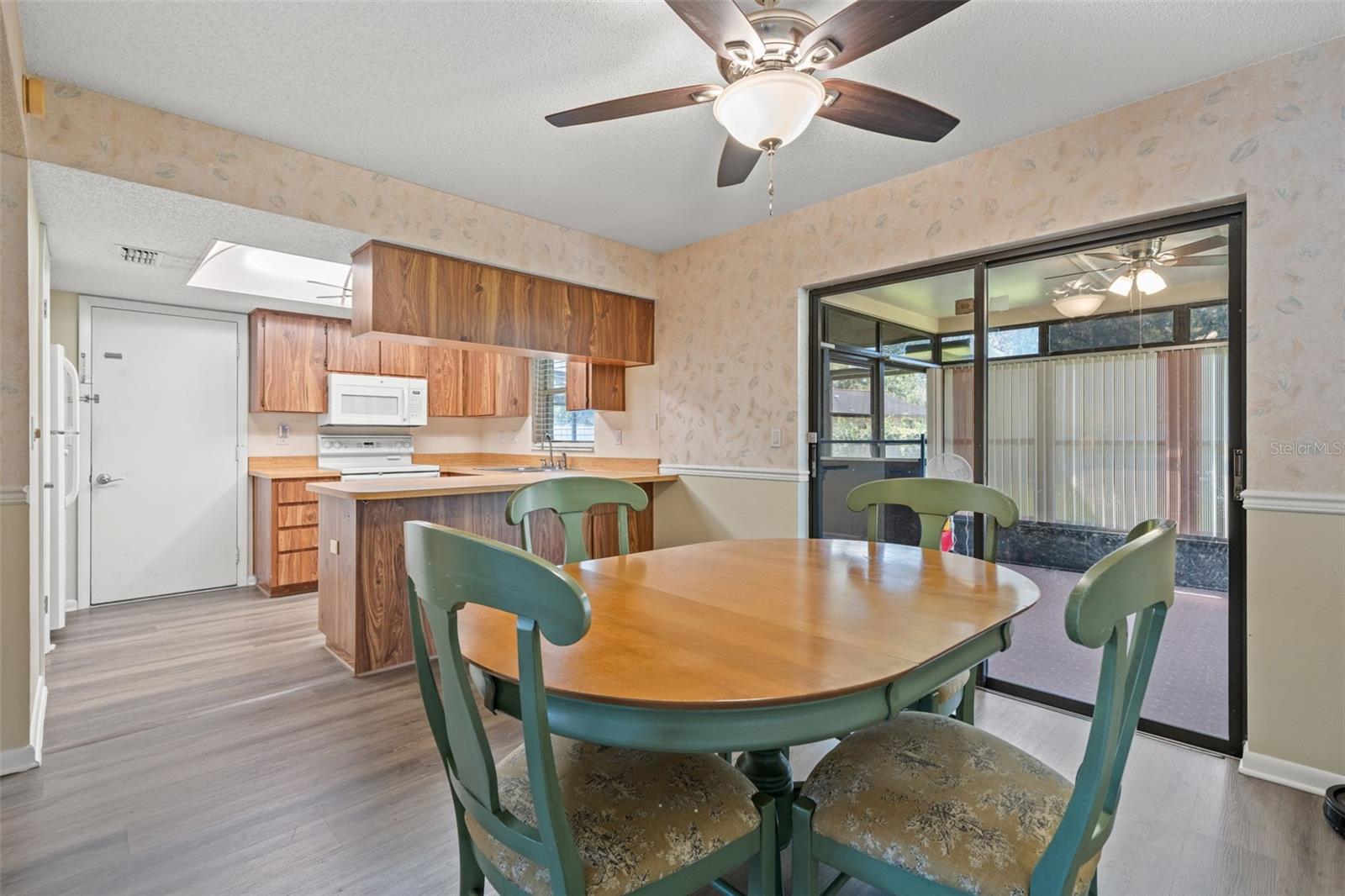 Image 11 of 43 For 6479 Barcelona Boulevard