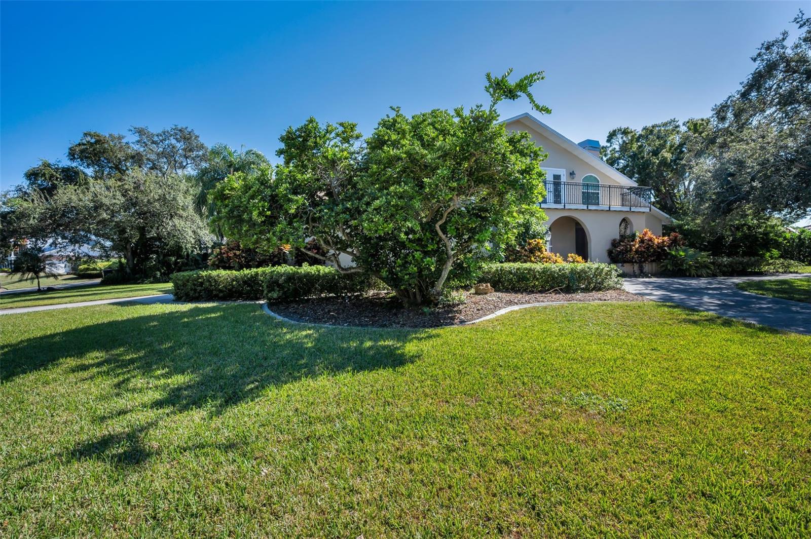 Image 16 of 75 For 2275 Kings Point Drive