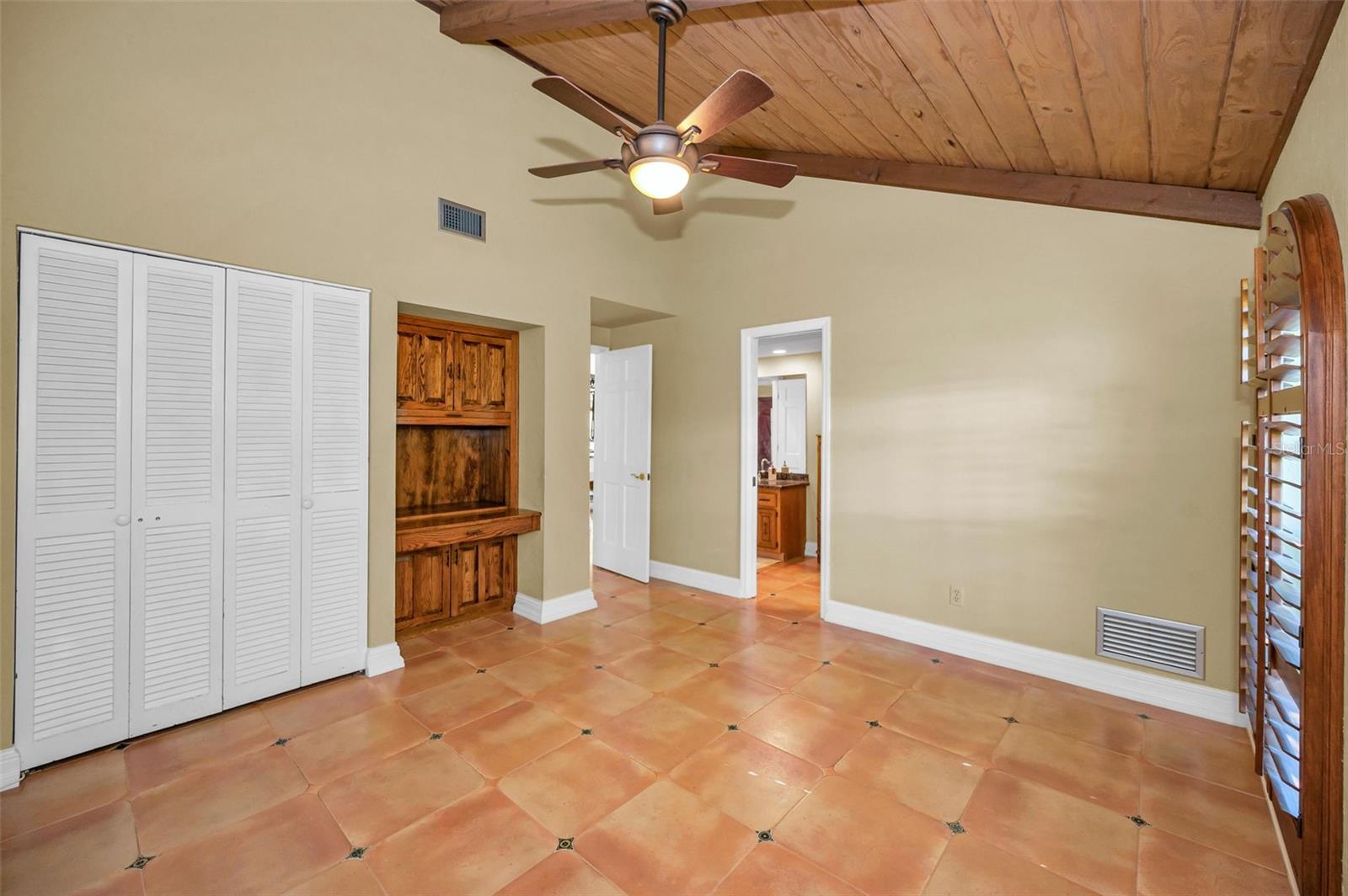 Image 41 of 75 For 2275 Kings Point Drive