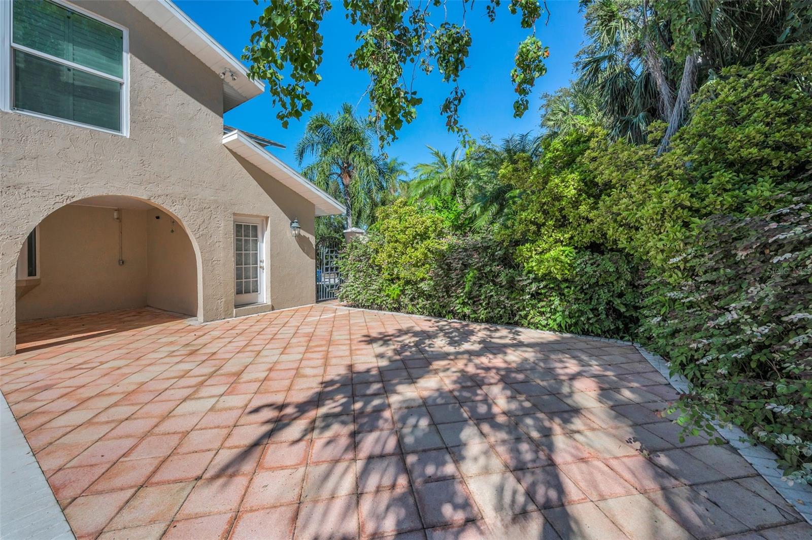 Image 70 of 75 For 2275 Kings Point Drive