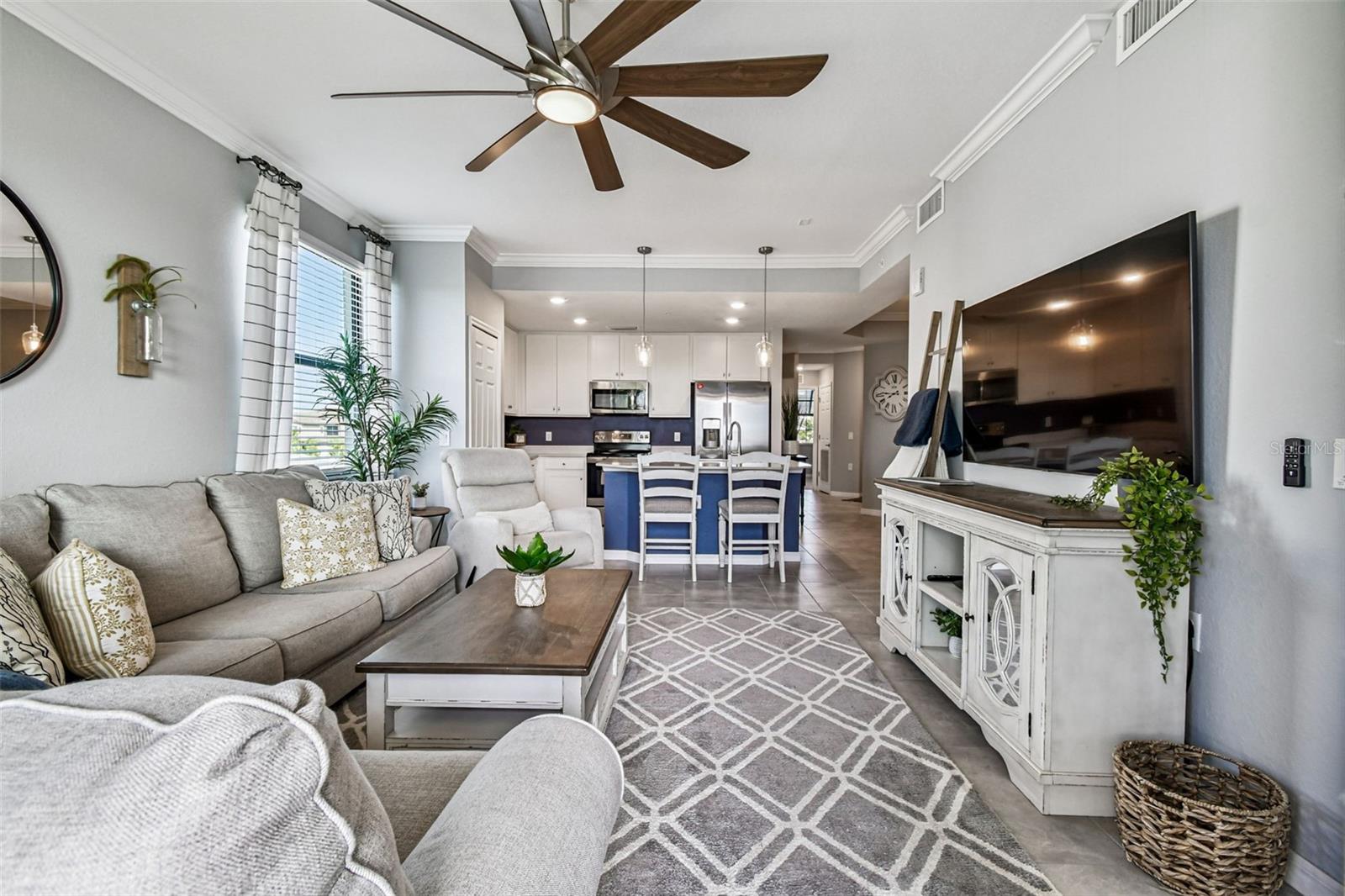 Image 18 of 77 For 17902 Gawthrop Drive 208