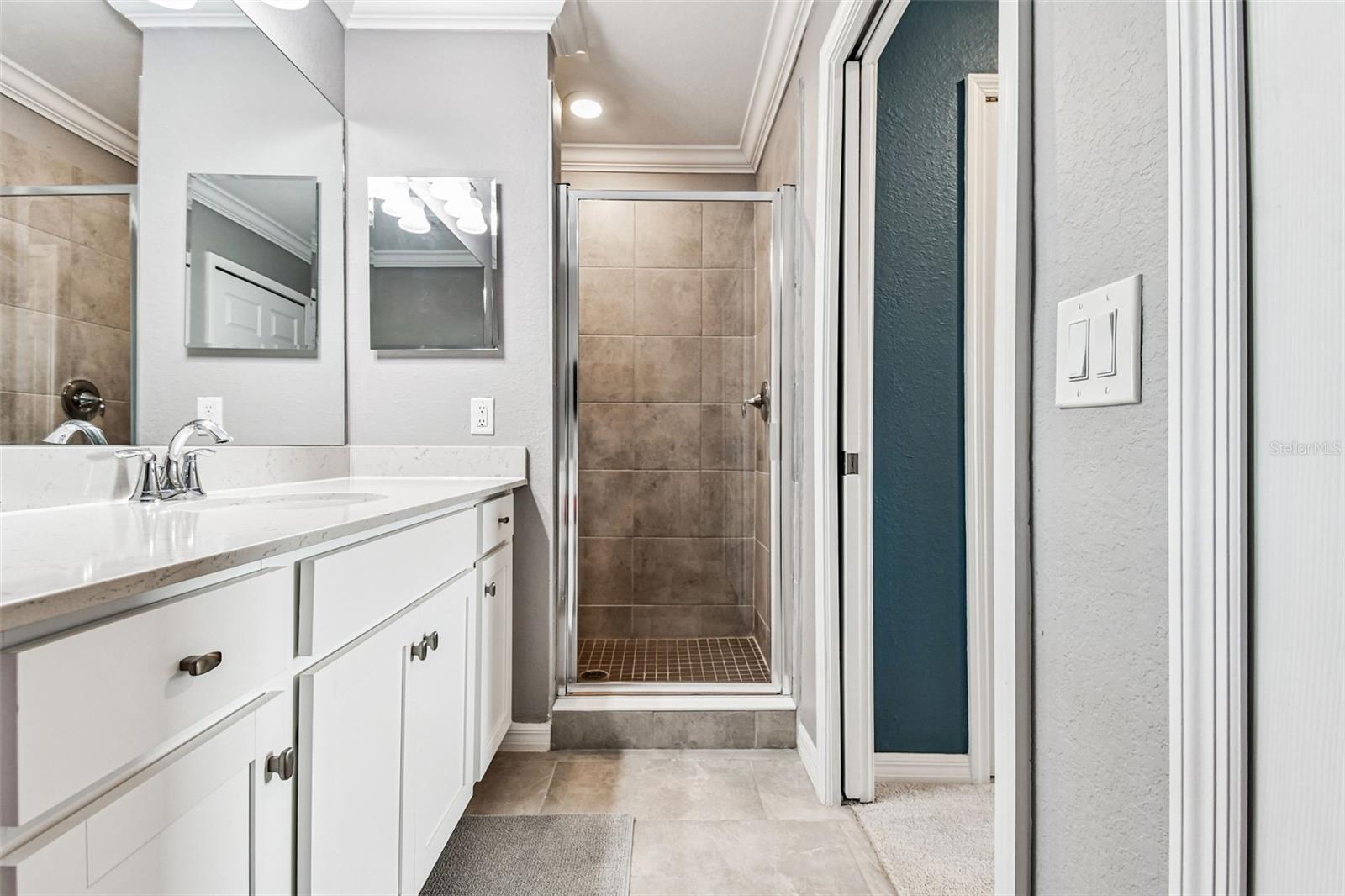 Image 33 of 77 For 17902 Gawthrop Drive 208