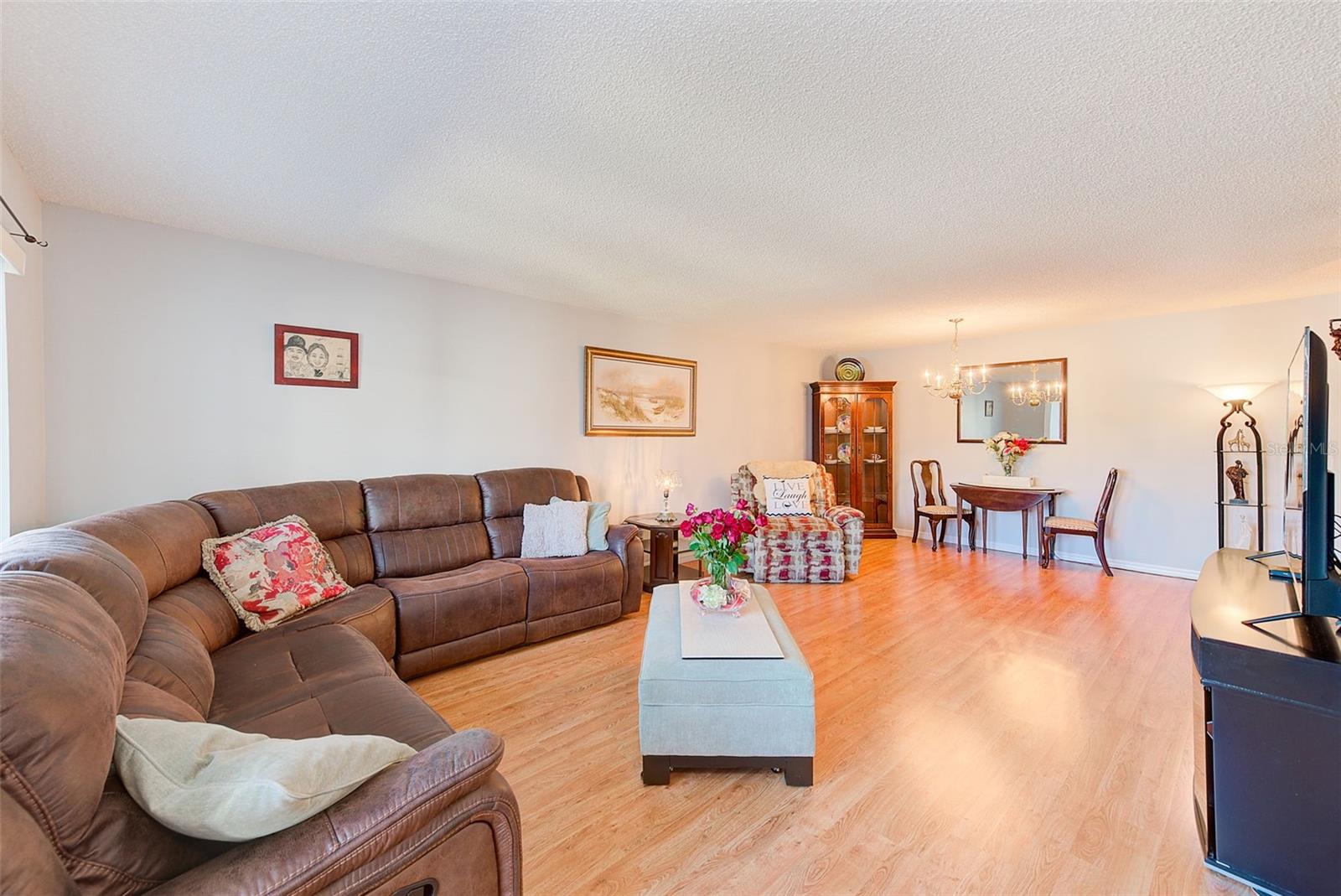 Image 3 of 43 For 2229 Americus Boulevard W 25