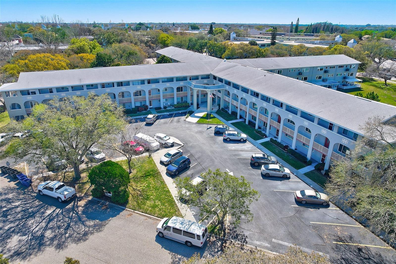 Image 30 of 43 For 2229 Americus Boulevard W 25