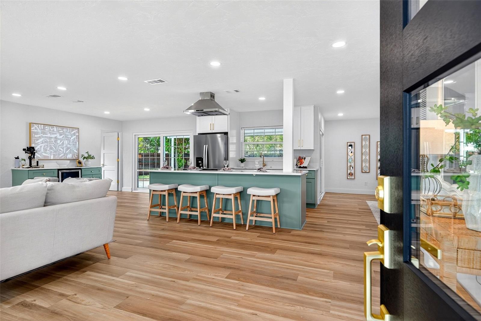 Image 13 of 78 For 6441 27th Avenue N