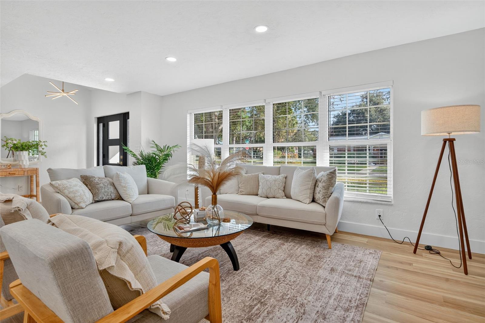 Image 16 of 78 For 6441 27th Avenue N