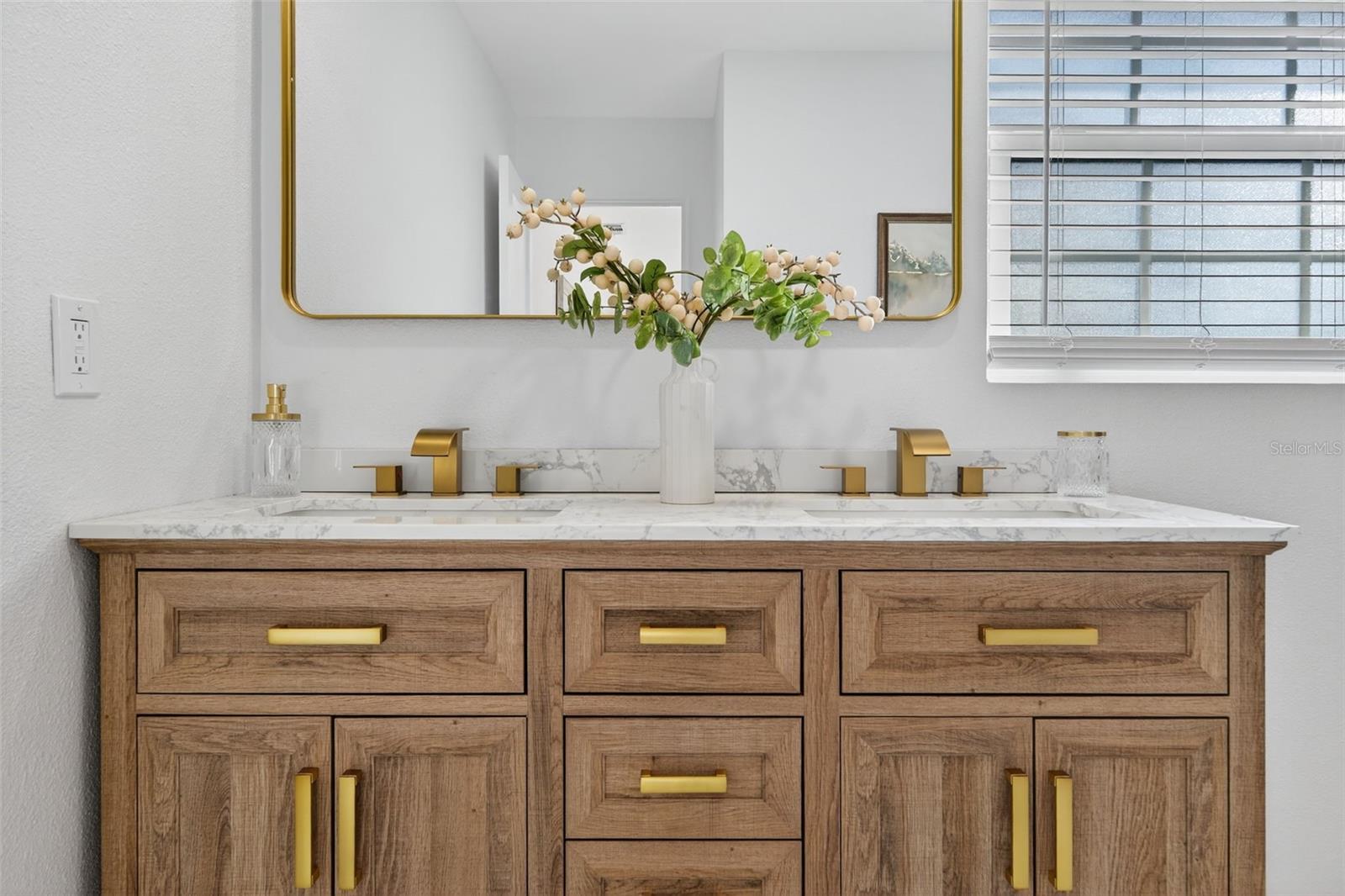 Image 41 of 78 For 6441 27th Avenue N