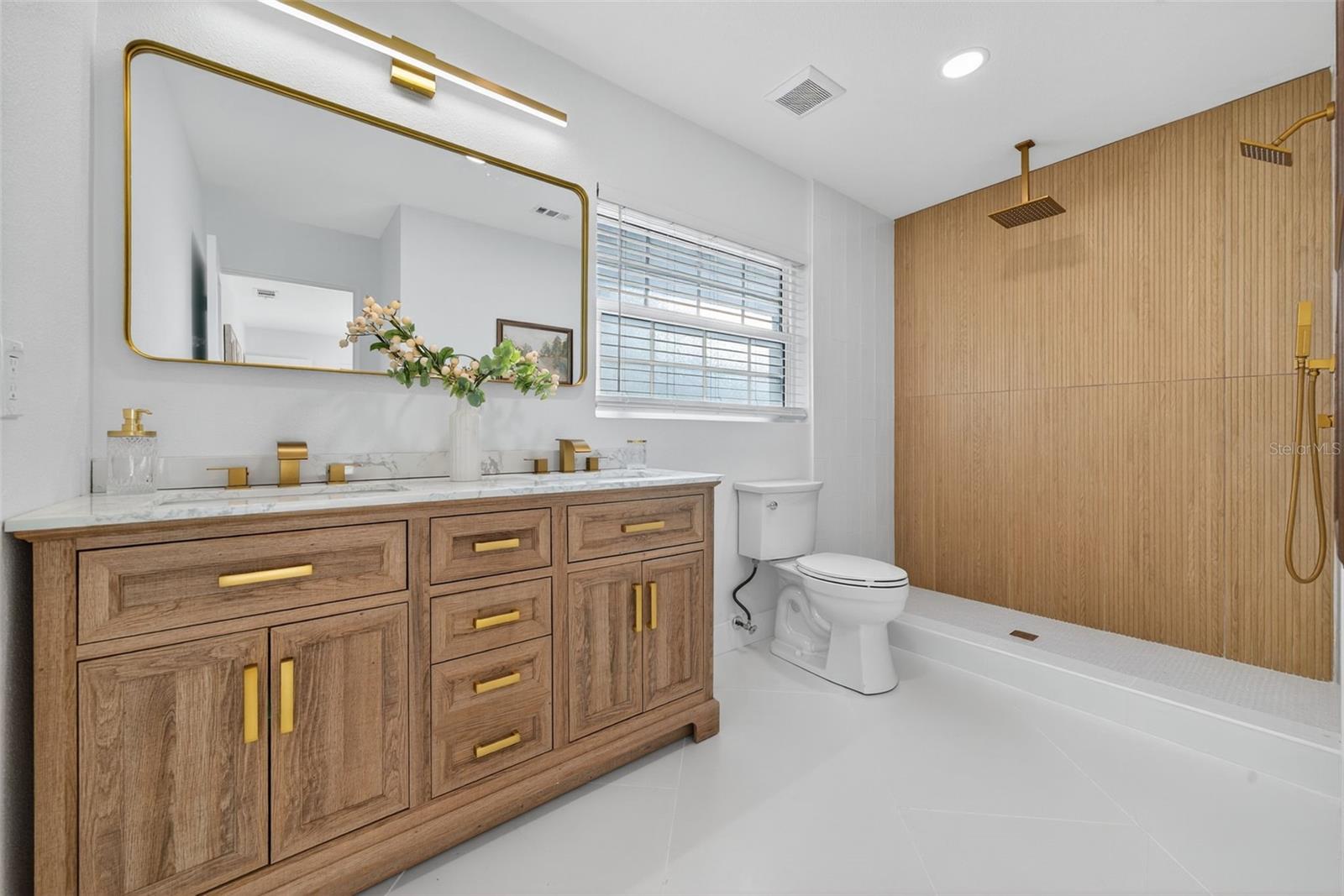 Image 43 of 78 For 6441 27th Avenue N