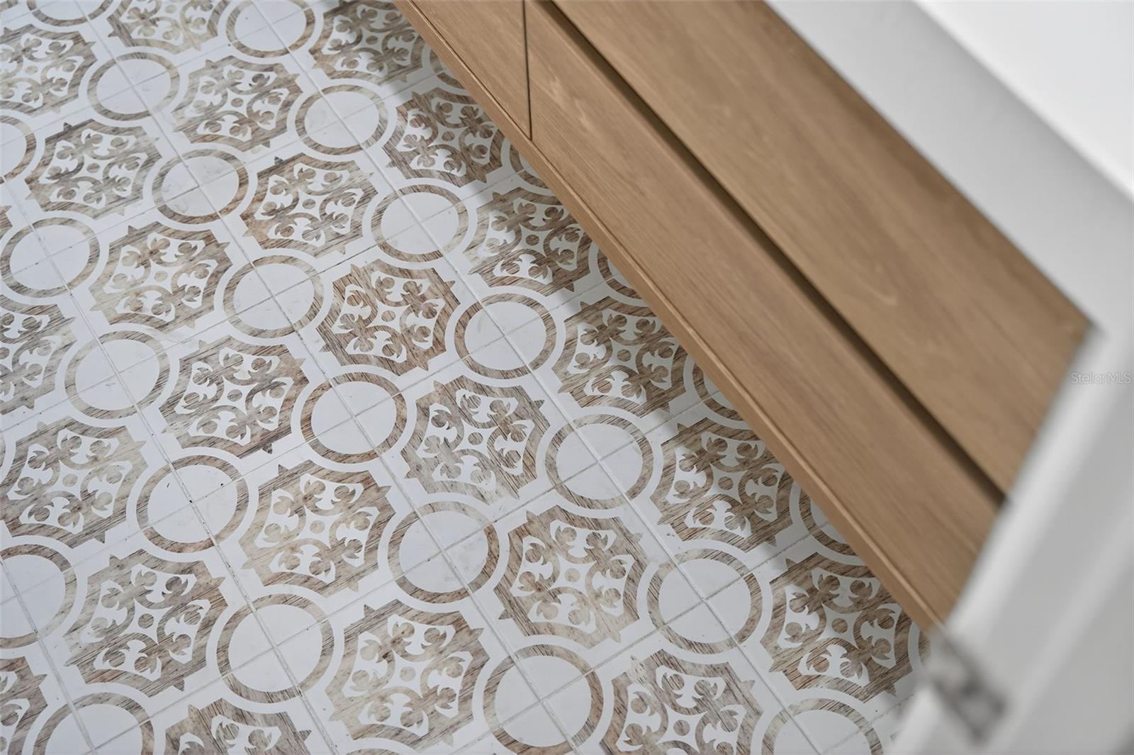 Image 52 of 78 For 6441 27th Avenue N