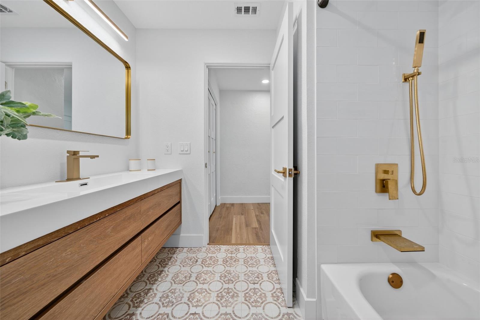 Image 54 of 78 For 6441 27th Avenue N