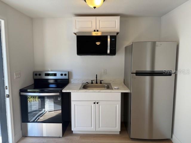 Image 3 of 6 For 4605 Hubert Avenue 20