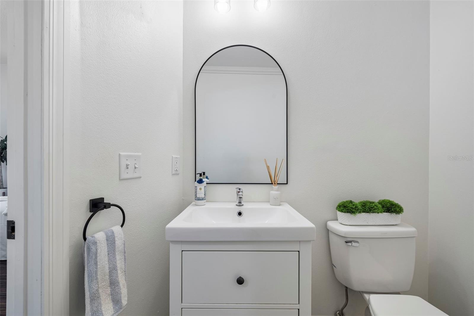 Image 12 of 59 For 18102 Fairpoint Place