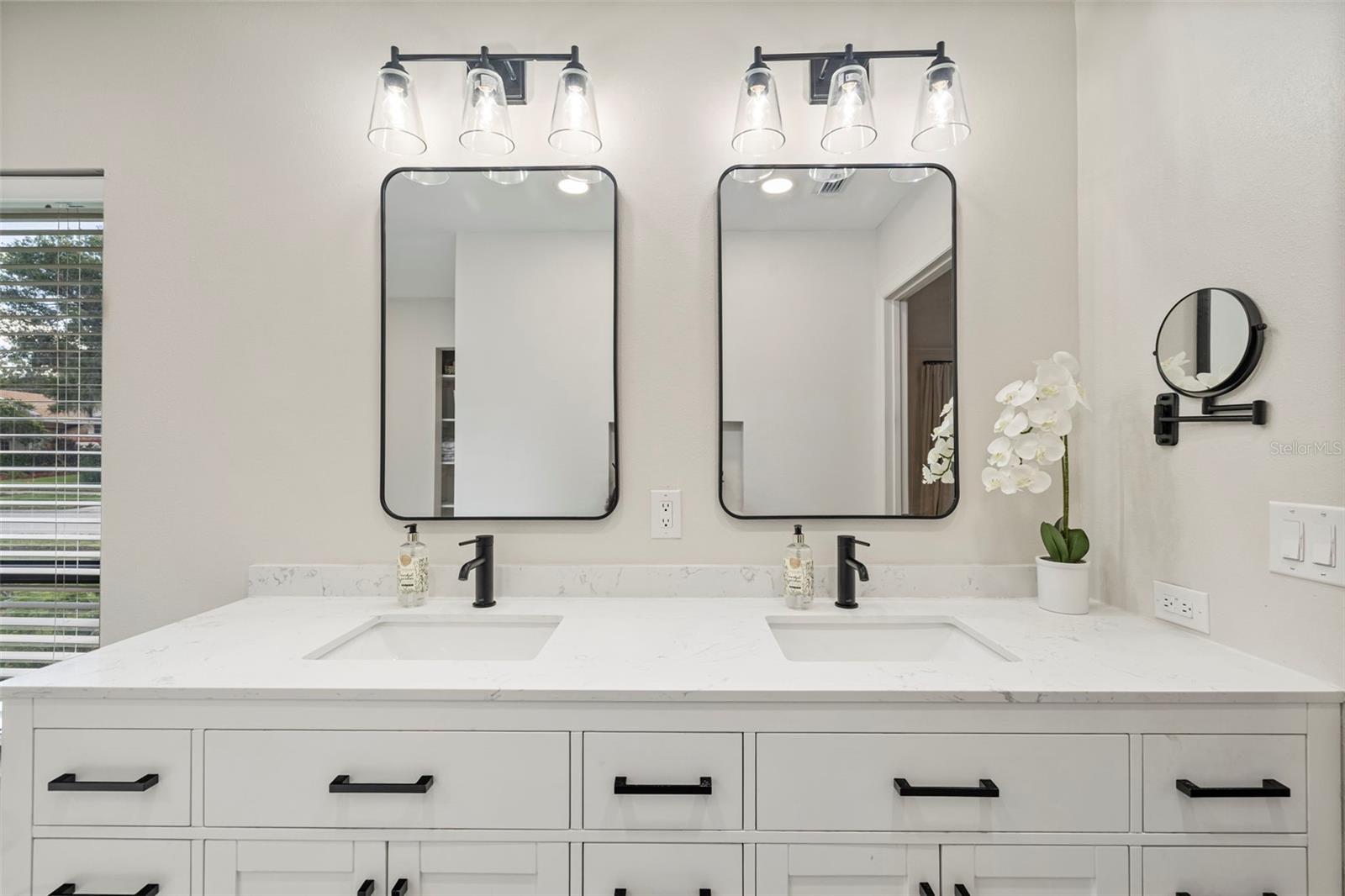 Image 17 of 59 For 18102 Fairpoint Place