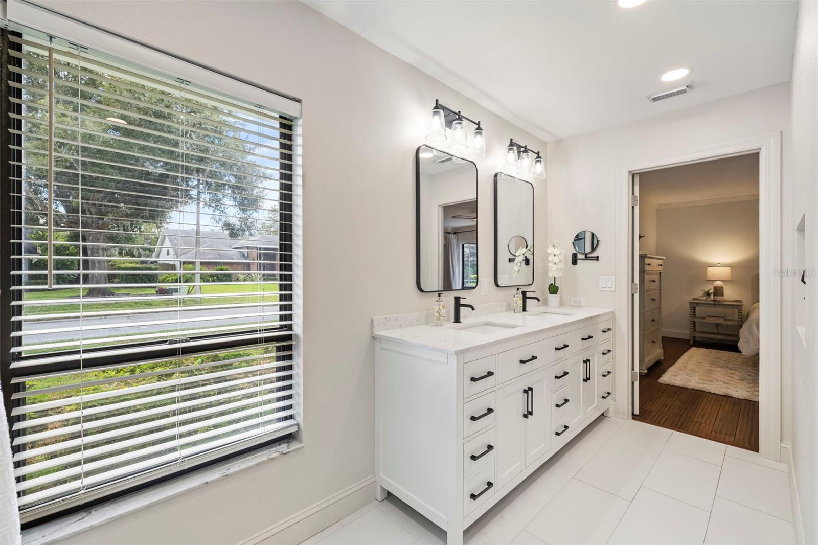 Image 18 of 59 For 18102 Fairpoint Place