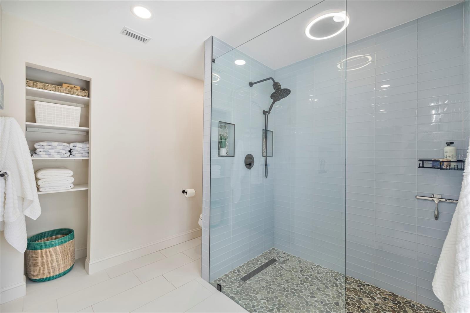 Image 19 of 59 For 18102 Fairpoint Place