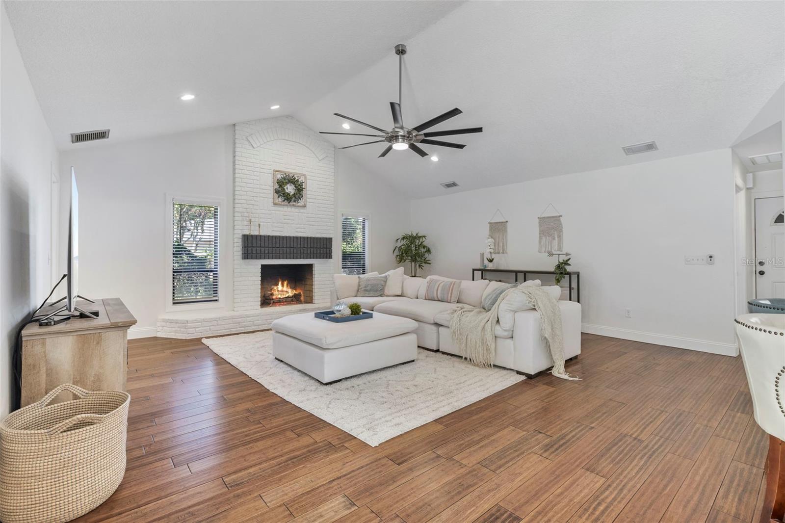 Image 23 of 59 For 18102 Fairpoint Place