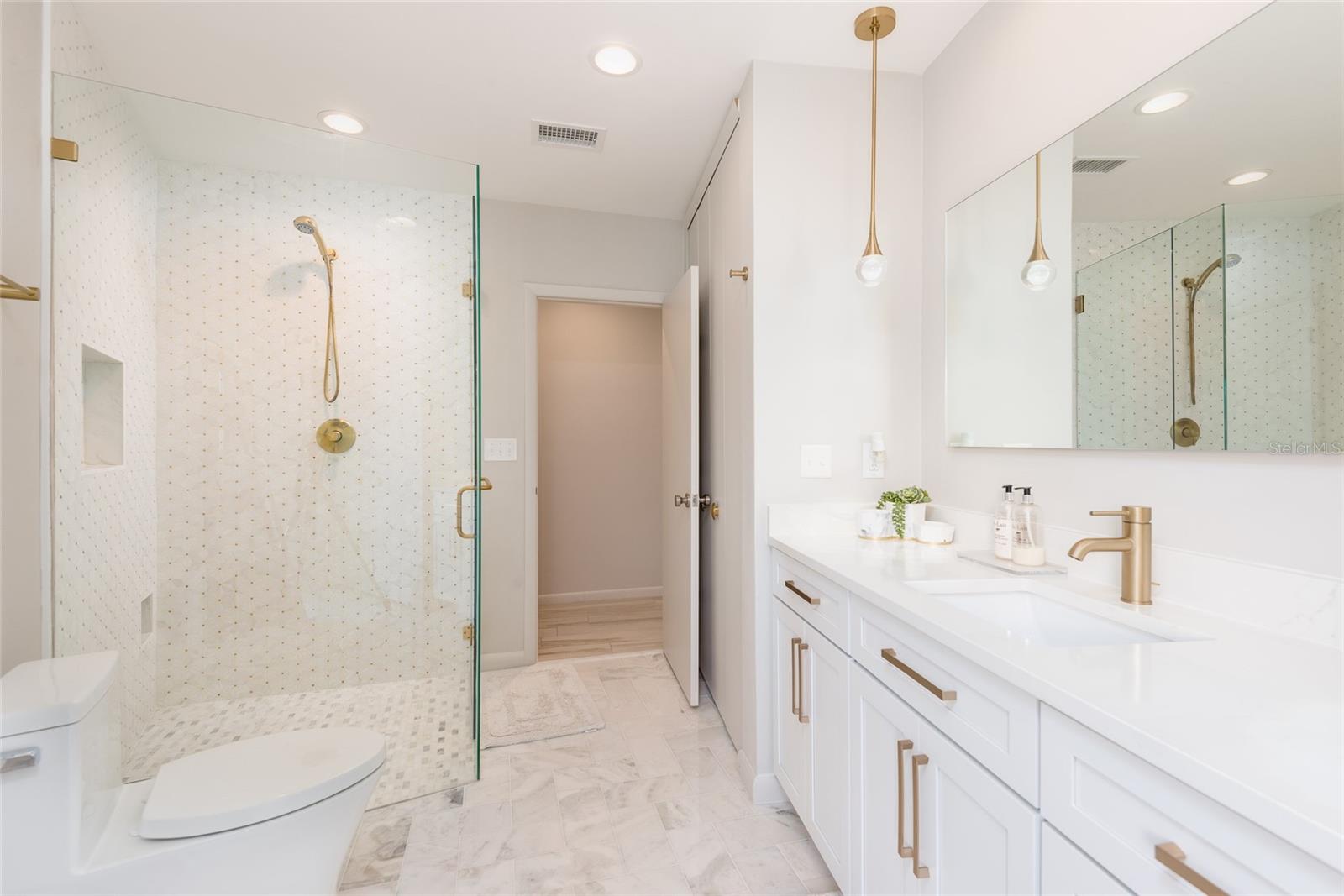 Image 33 of 77 For 4913 58th Avenue S