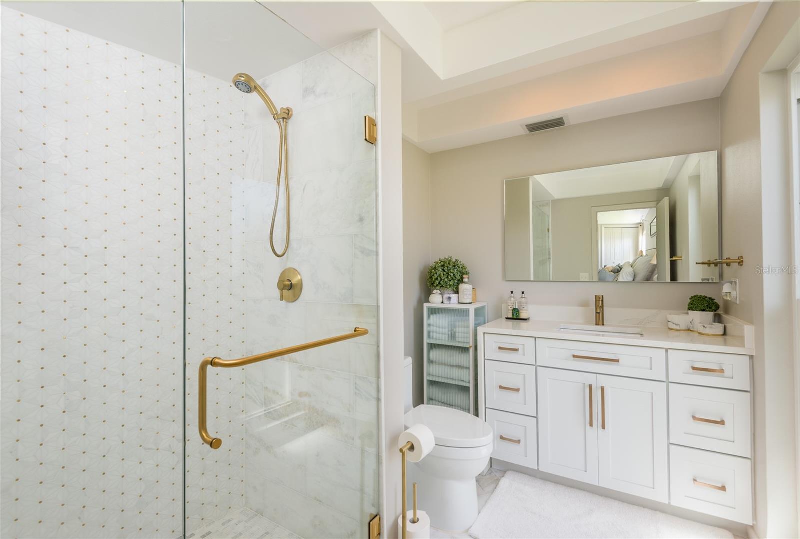 Image 36 of 77 For 4913 58th Avenue S