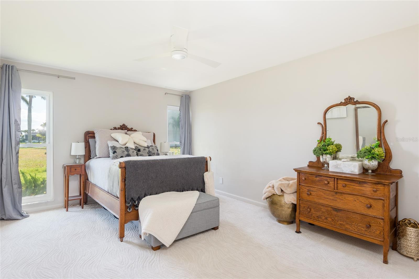 Image 37 of 77 For 4913 58th Avenue S
