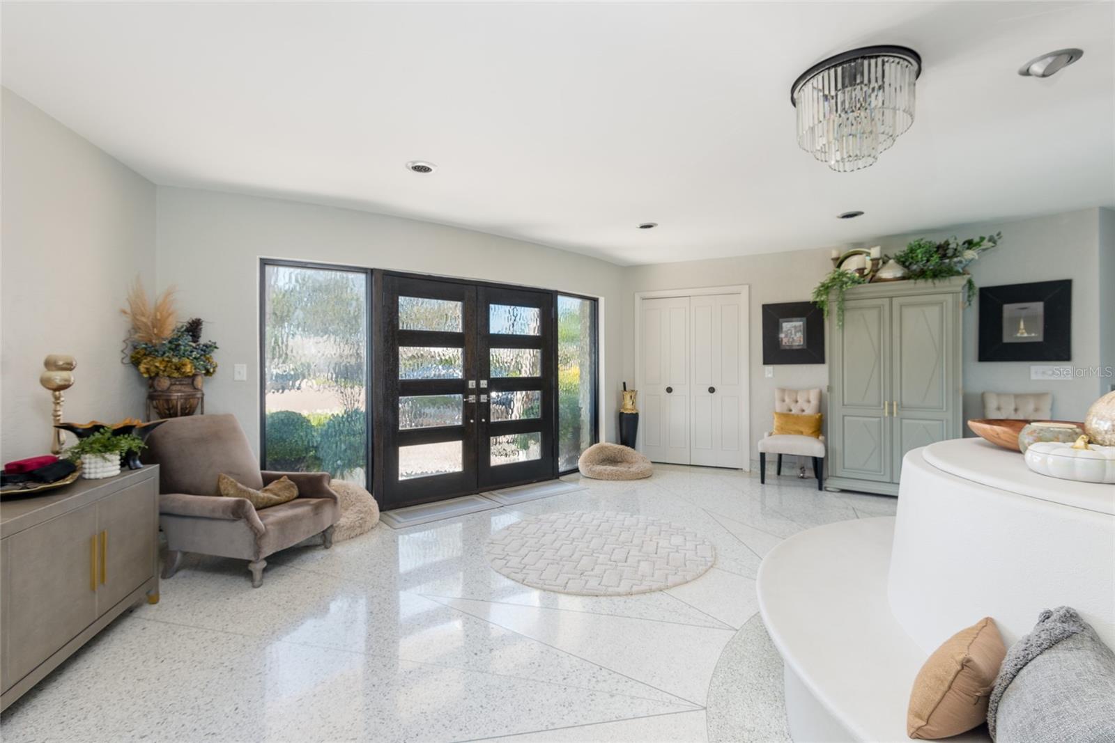 Image 4 of 77 For 4913 58th Avenue S