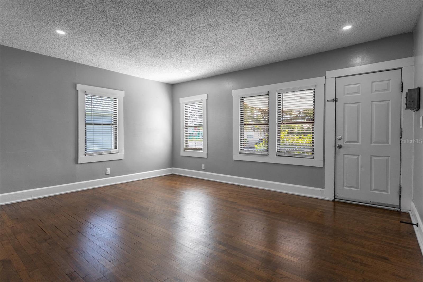 Image 5 of 9 For 448 24th Street N