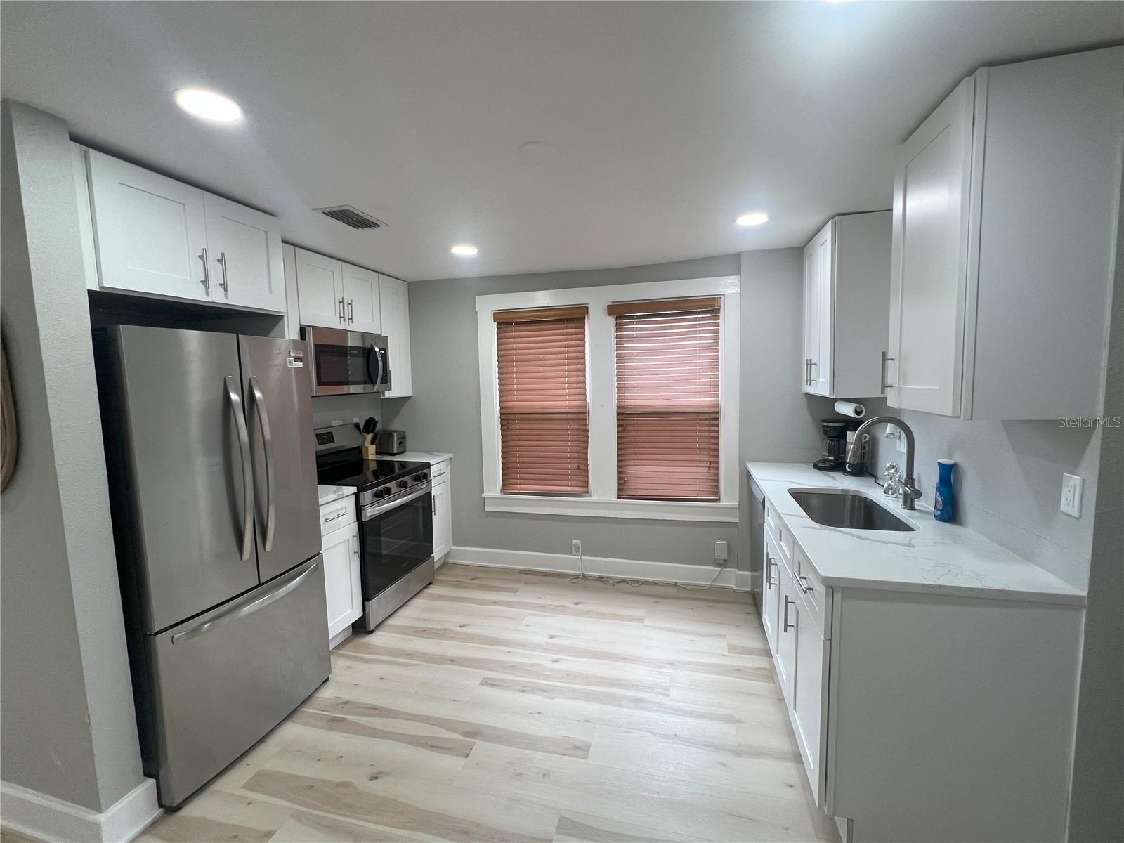 Image 12 of 16 For 308 Warren Avenue B