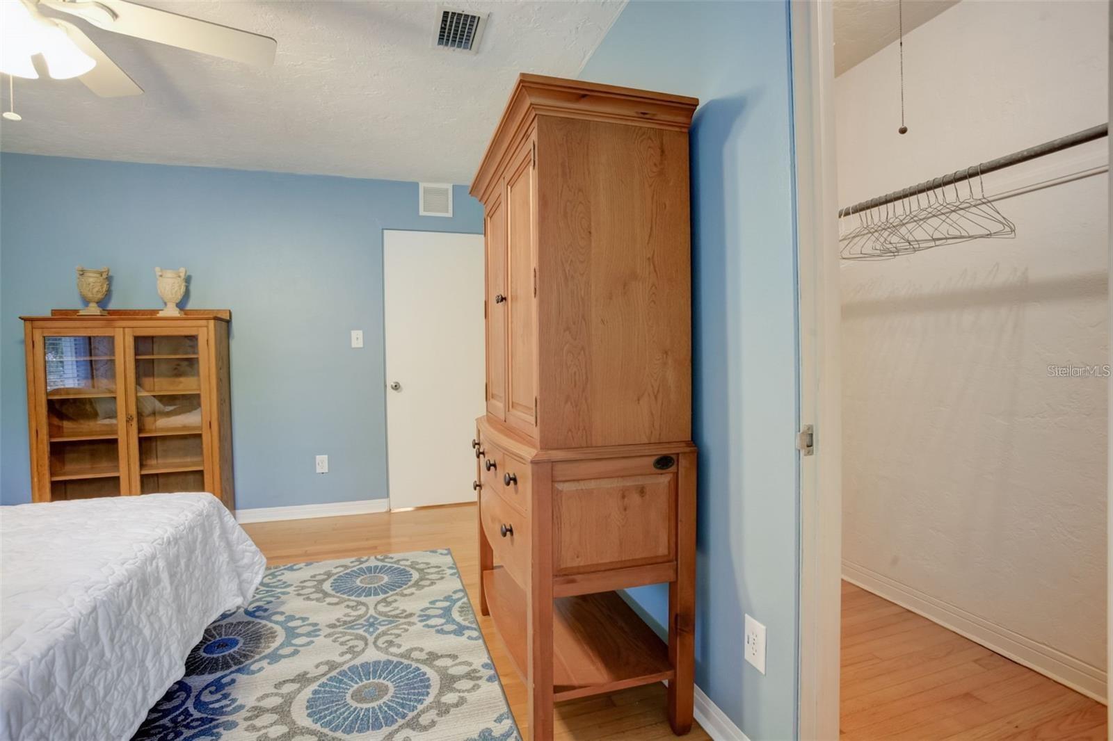 Image 11 of 41 For 2930 9th Avenue N