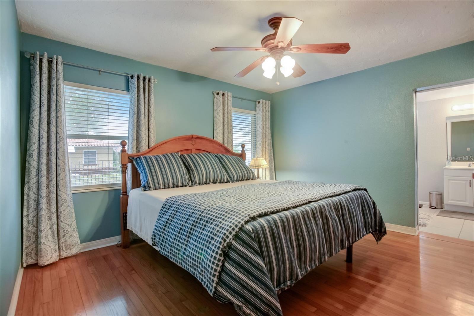 Image 15 of 41 For 2930 9th Avenue N