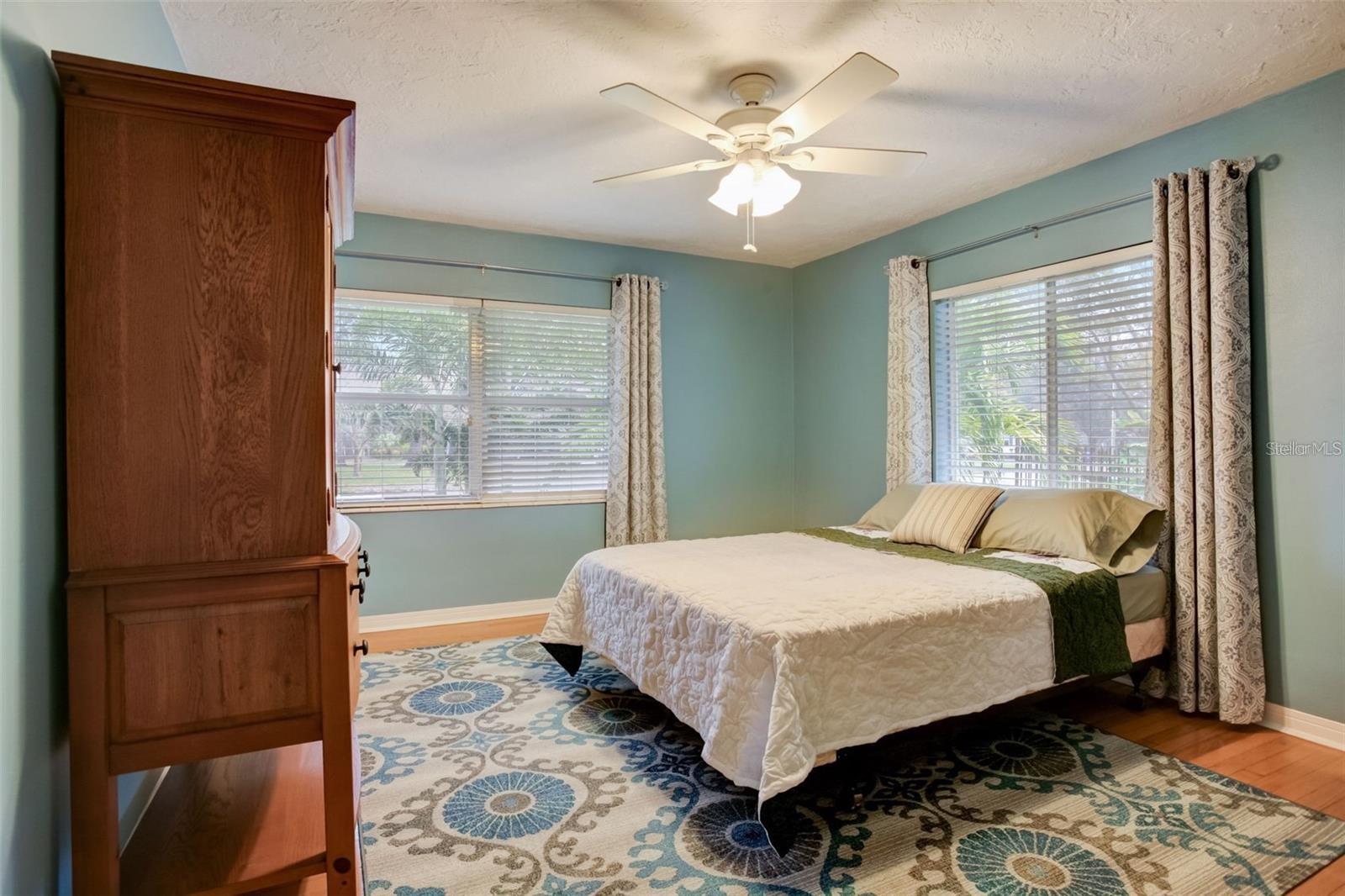 Image 8 of 41 For 2930 9th Avenue N