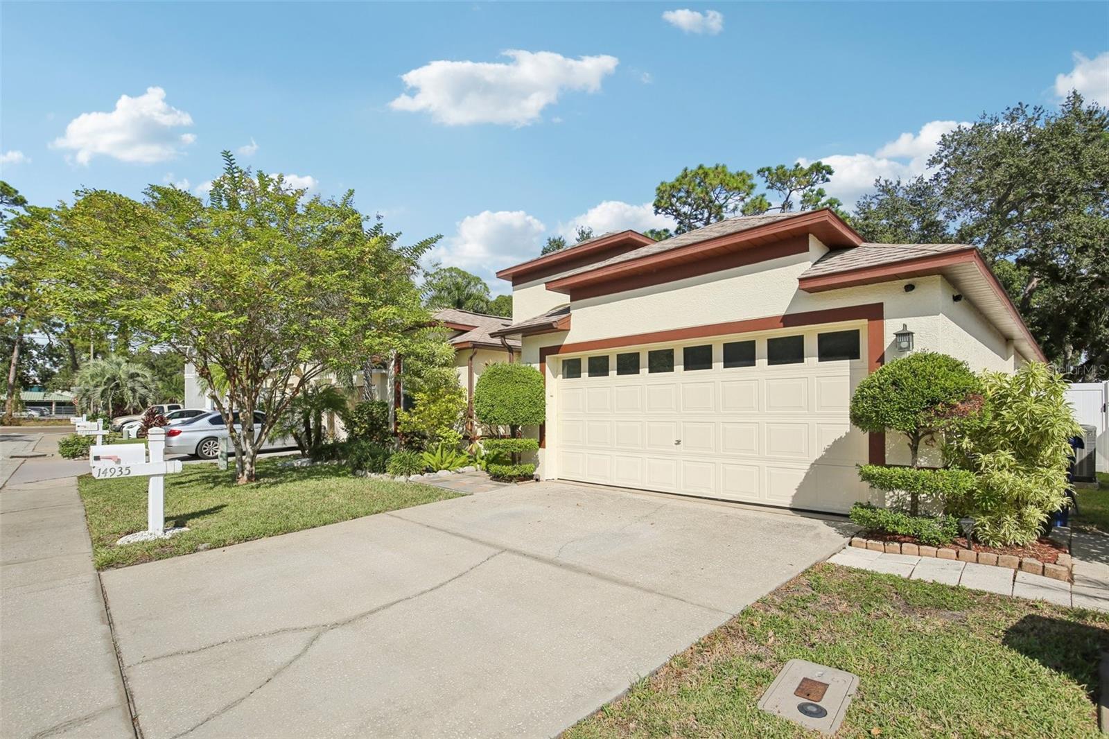 Image 2 of 35 For 14935 Hidden Oaks Circle