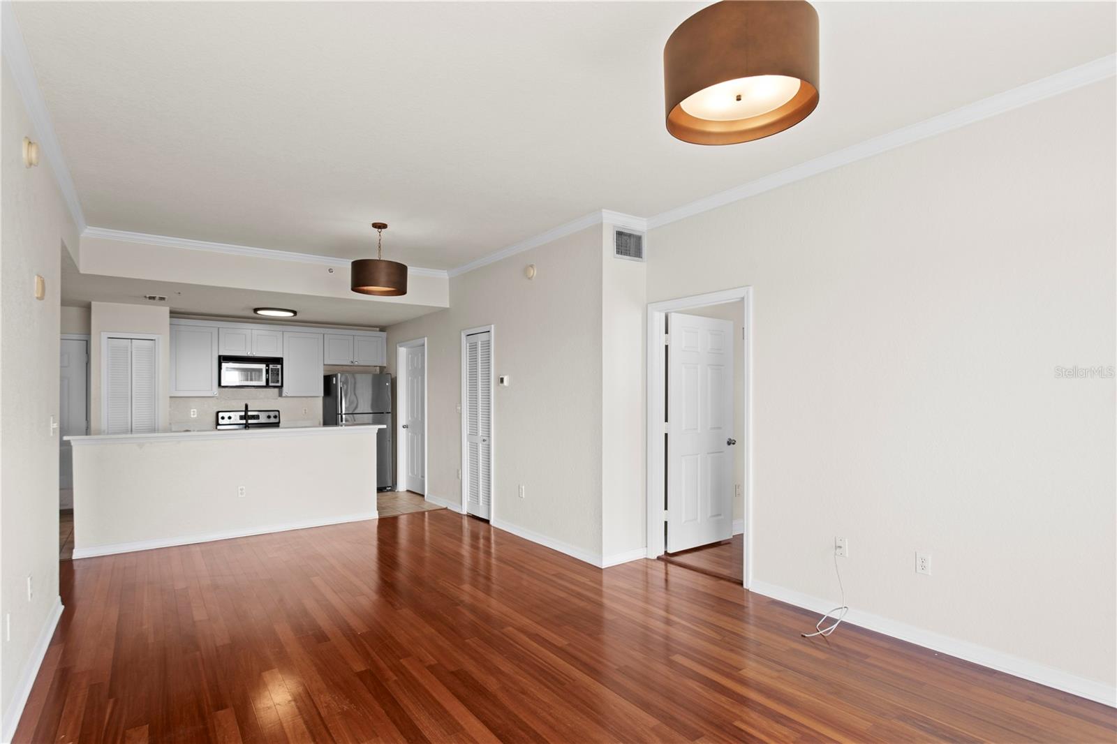 Image 10 of 44 For 700 Harbour Island Boulevard 704