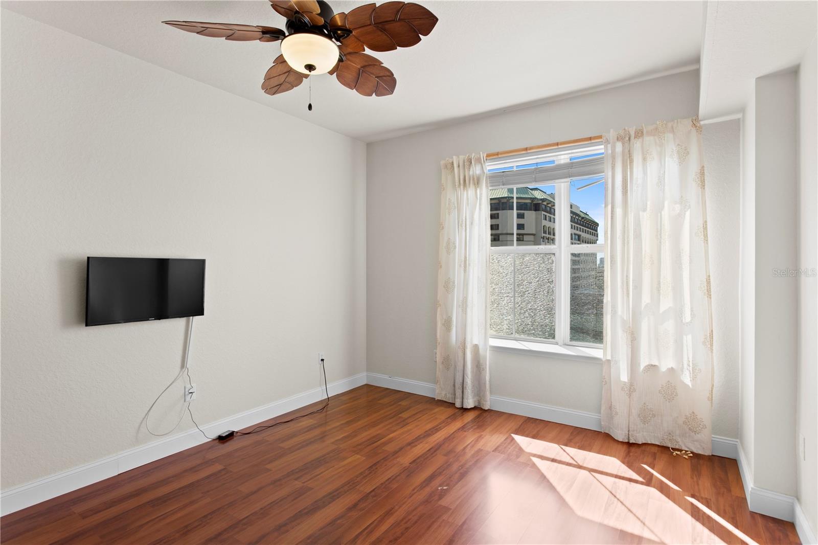 Image 24 of 44 For 700 Harbour Island Boulevard 704