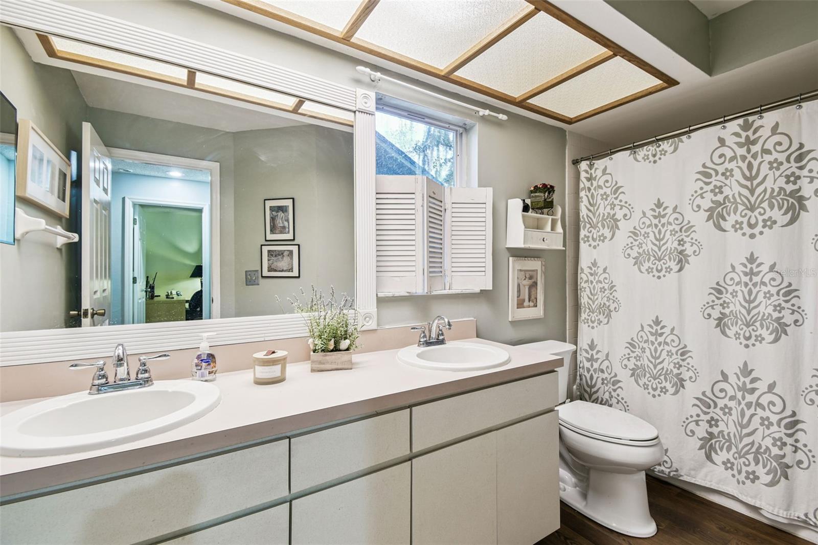 Image 16 of 56 For 4103 Kipling Avenue