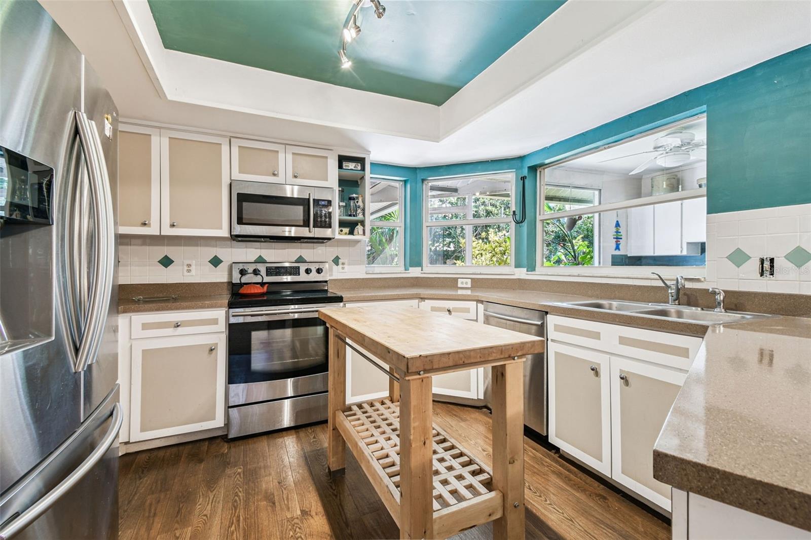 Image 39 of 56 For 4103 Kipling Avenue