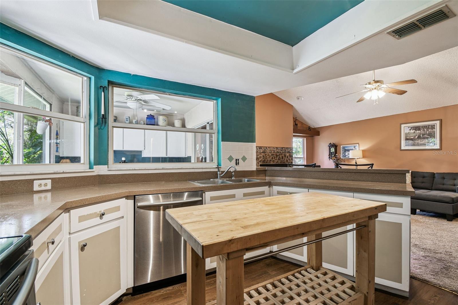 Image 40 of 56 For 4103 Kipling Avenue