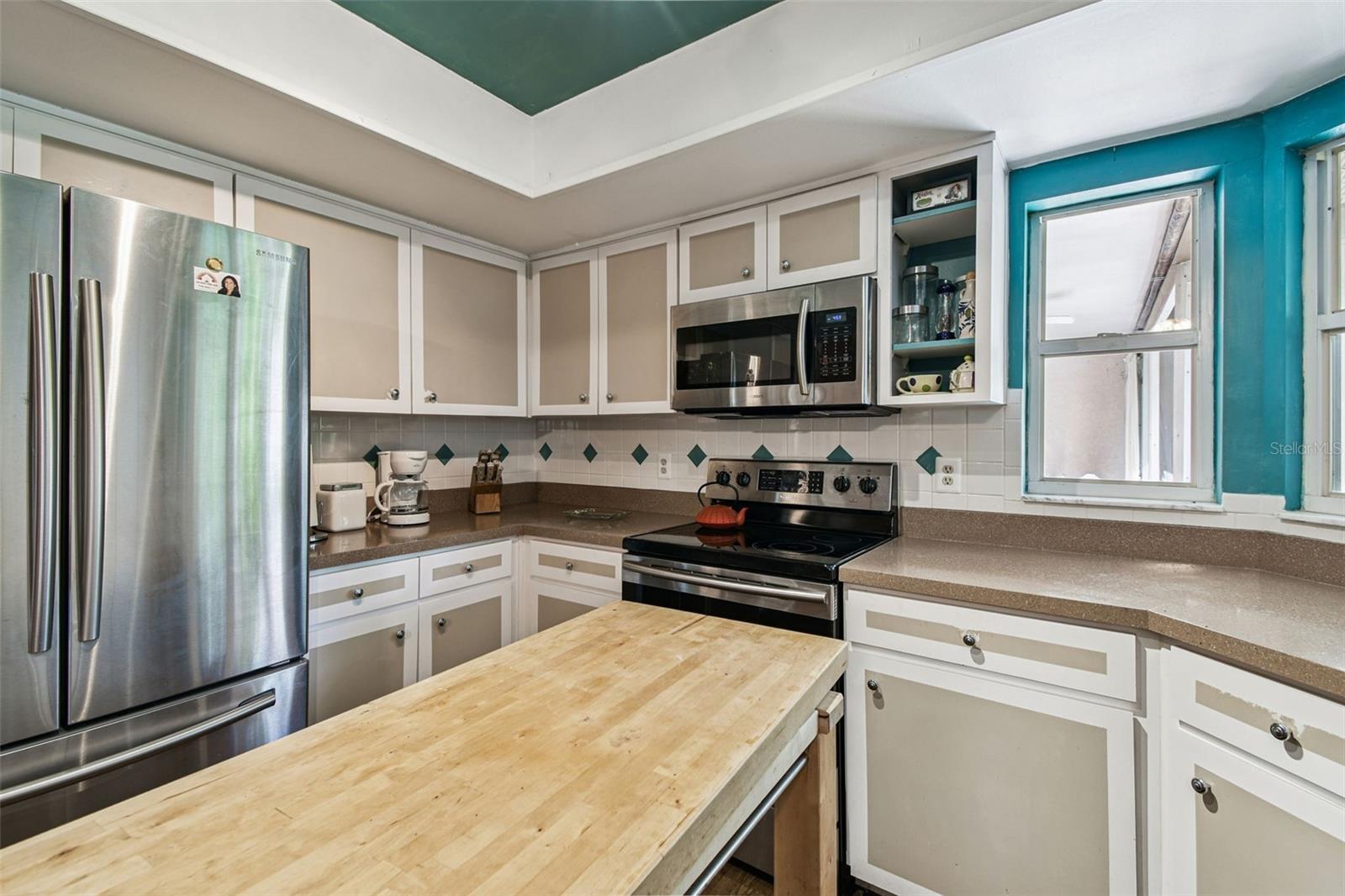 Image 43 of 56 For 4103 Kipling Avenue