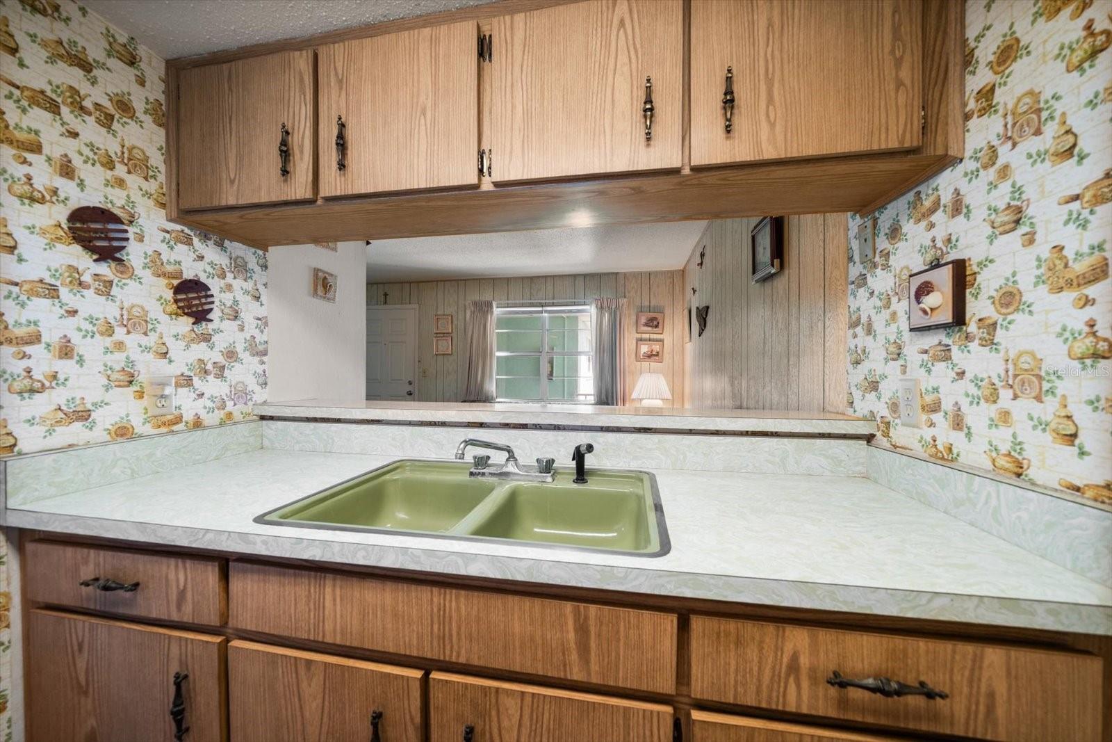 Image 14 of 28 For 8200 Bayshore Drive 9